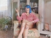 Ice Masturbates With a Pink Dildo 13/16