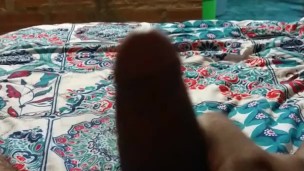 Esperando a mi mujer de sorpresa en la cama