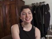 Süße 24-Jährige hat viel Spaß beim Masturbieren 10/16