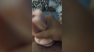 Me masturbo por los gemidos fuertes de mi roomie