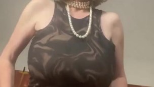 Up skirt naked pussy peek 