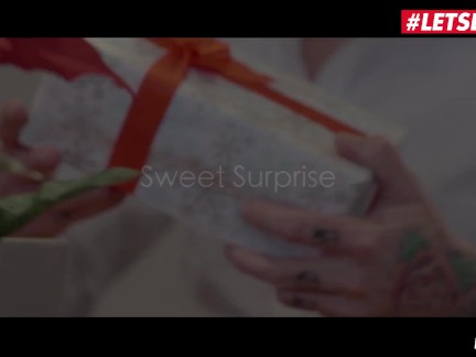 XXXSHADES - Married Couple Enjoys Christmas Threesome As A Gift - LETSDOEIT