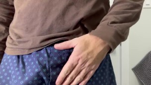 Start to finish deep strokes gets thick cock to erupt. 