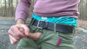 Me jacking off and quick cumming in the public parking lot