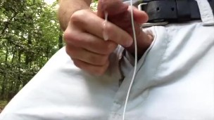 Jacking-off my cock next to a tree, quick cum, close-up!