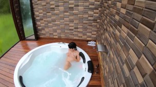 I caught my girlfriend's hottie masturbating in the bathtub and fucked hot