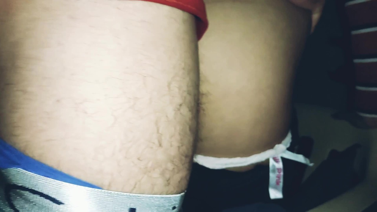 義母からこっそり甘い娘を犯して背中に射精! - RedTube