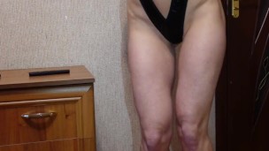 Girl Loves To Play With Her Ass And Stuck Carrots