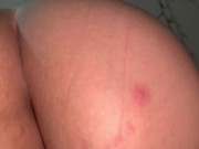 Le pido la mano de mi hermanastra para que me masturbe y lo hace muy bien 16/16