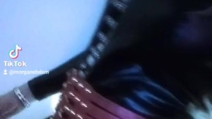 Maitresse morgane avec belle botte