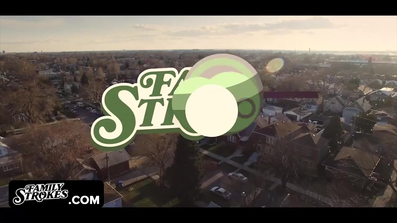 Family Strokes - Lovely Nurse Takes Good Care Of Her Injured Stepbrother And His Morning Wood