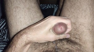 Big load from a hairy average dick