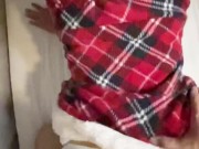 【個人撮影】クリスマスコスプレの彼女とパンツずらしセックス〈スマホ撮影・素人〉 - Screenshot 3 of 16 - Sex