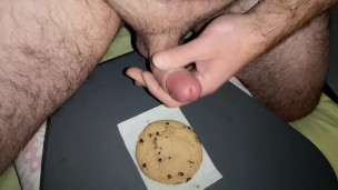 Cicci77 with the collaboration of Pedro prepares a new sperm-based breakfast using a cookie as a sup
