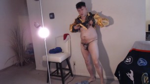 Welcome to Maolo's Dirty Bachelor Pad!