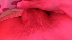 Joven busca quien le saque la leche 