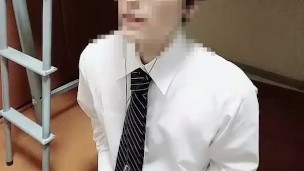 メガネ男子のオナニー！勉強中に我慢できずに大量射精！013