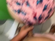 Mi hermanastra esta en el baño y le pido que me deje meterle la verga 12/16