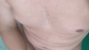 Masturbándome en el baño 1