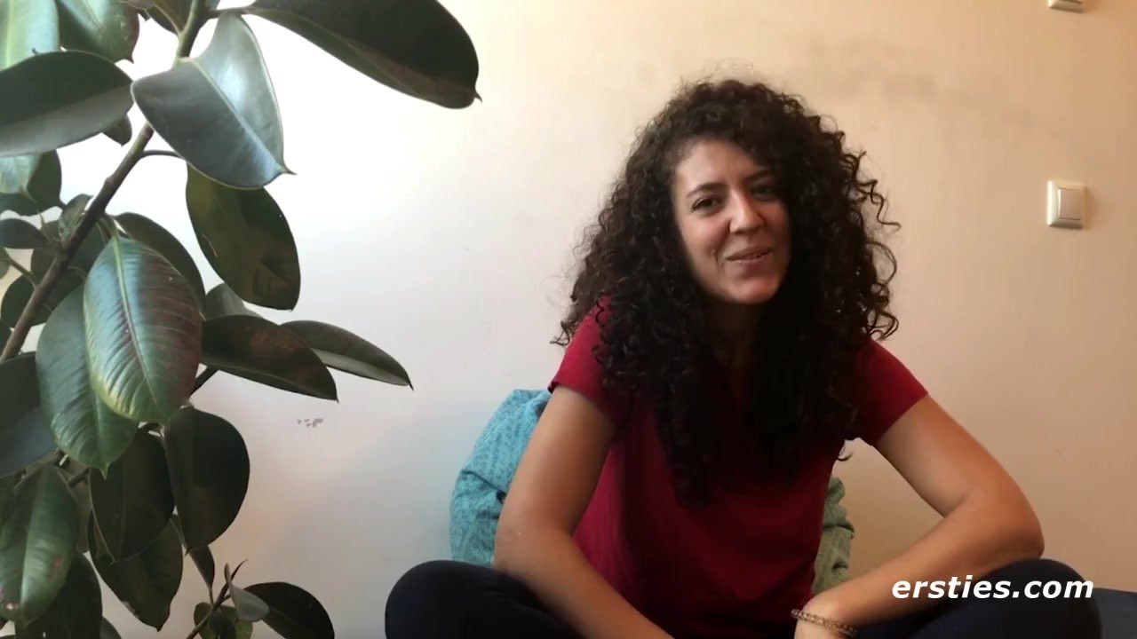 Mary Plays With Her Shaved Pussy - RedTube