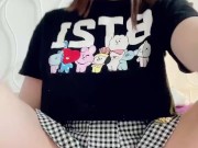 Masturbating tight pussy in my bed 3/16