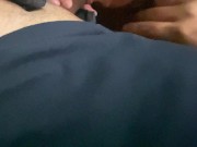 me ve masturbando y me ayuda con su culo enorme 7/16