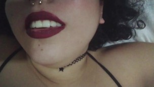 JOI EN ESPAÑOL "Correte en mi boca" SEXY GOTHIC GIRL