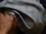 Abrí las piernas de mi compañera de clase y le metí el pene por completo. La follo con su uniforme  1/16