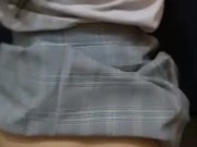 Abrí las piernas de mi compañera de clase y le metí el pene por completo. La follo con su uniforme  2/16