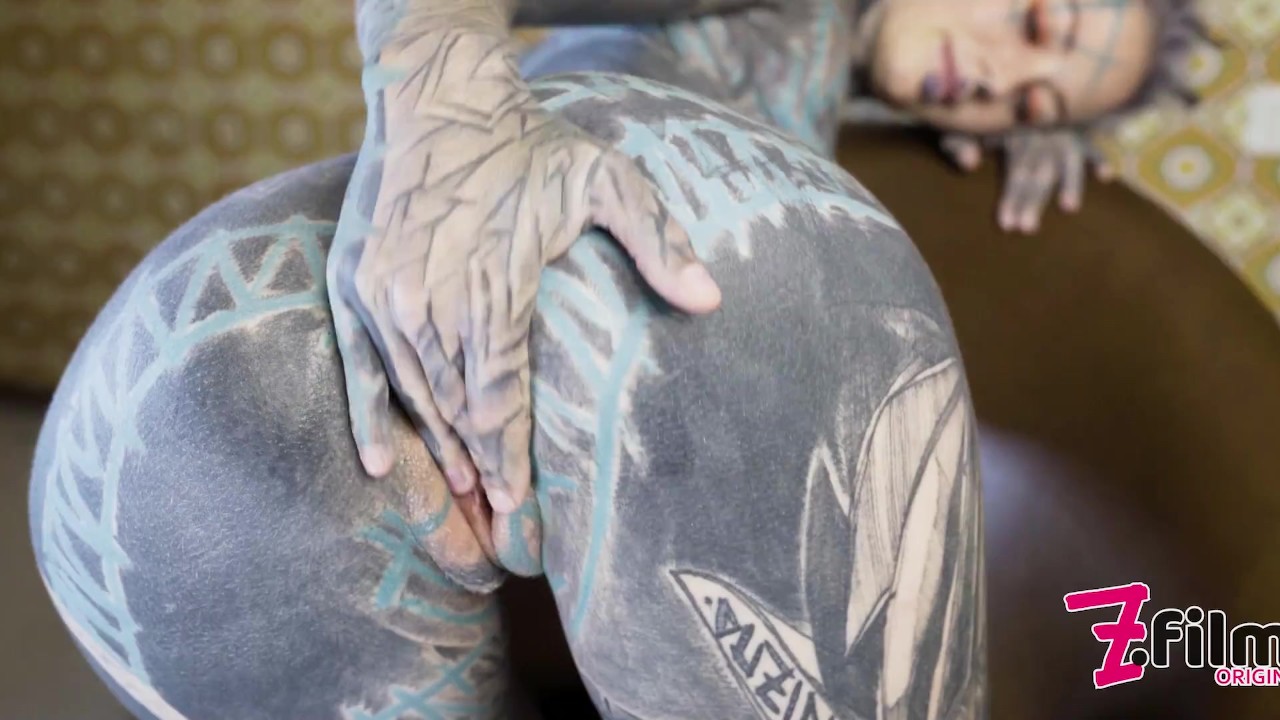 teen tatouée teste FUCK MACHINE avec son ANAL - fuck machine, gapes, orgasme, anal (goth, punk, al - RedTube