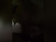 Latina caliente chupandolo y dando sentones 
