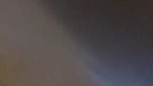 Ma voisine aime me regarder avec cette poupée