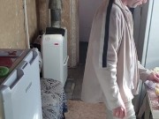 Time in the kitchen, making tea 12/16