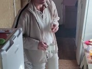 Time in the kitchen, making tea 13/16