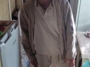 Time in the kitchen, making tea 2/16