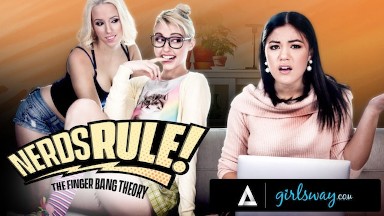 GIRLSWAY Nerdy Roommates Kendra Spade And Chloe Cherry Fake Being In A Sitcom While Banging A Friend