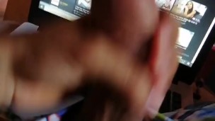 ME MASTURBO CON UNA FOTO DE Mi HERMANASTRA