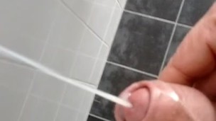 Sticky shoots 9 ropes of cum 💦💦💧