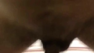 Verga gorda le saca un buen chorro y grito a una puta - Latinos Puercos