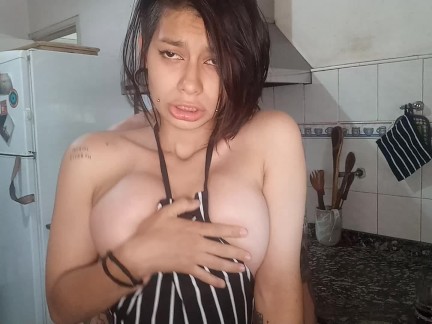 Pareja Amateur Cogiendo En La Cocina - Meg Vicious x Neptune