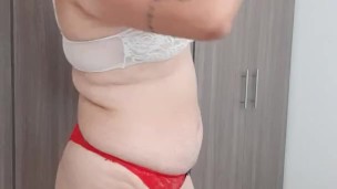 my girlfriend is recorded in new lingerie