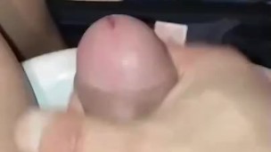 日本人大学生が大学のトイレでオナニー