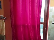 Prima la scopa e poi stende i panni... 2/16