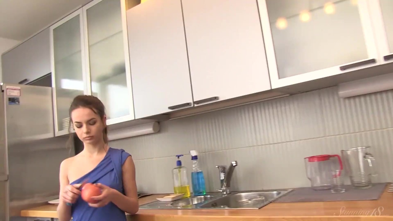 Hot Teen Masturbates Herself In The Kitchen - RedTube