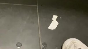 CUMMING IN TANNING SALON - ONLYFANS: THEGRANDEE 