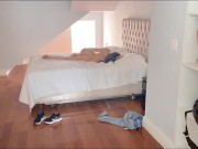 La encontré masturbándose y le di un creampie 2/16