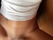 Provoca a su vecino y es follada mientras hacía limpieza  9/16