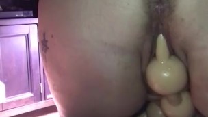 Stretching my tight pussy and squirting