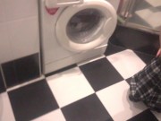 Симпатичная в ванной - слюнявый минет, сперма на сиськах 2/16