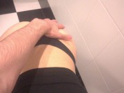 Симпатичная в ванной - слюнявый минет, сперма на сиськах 6/16